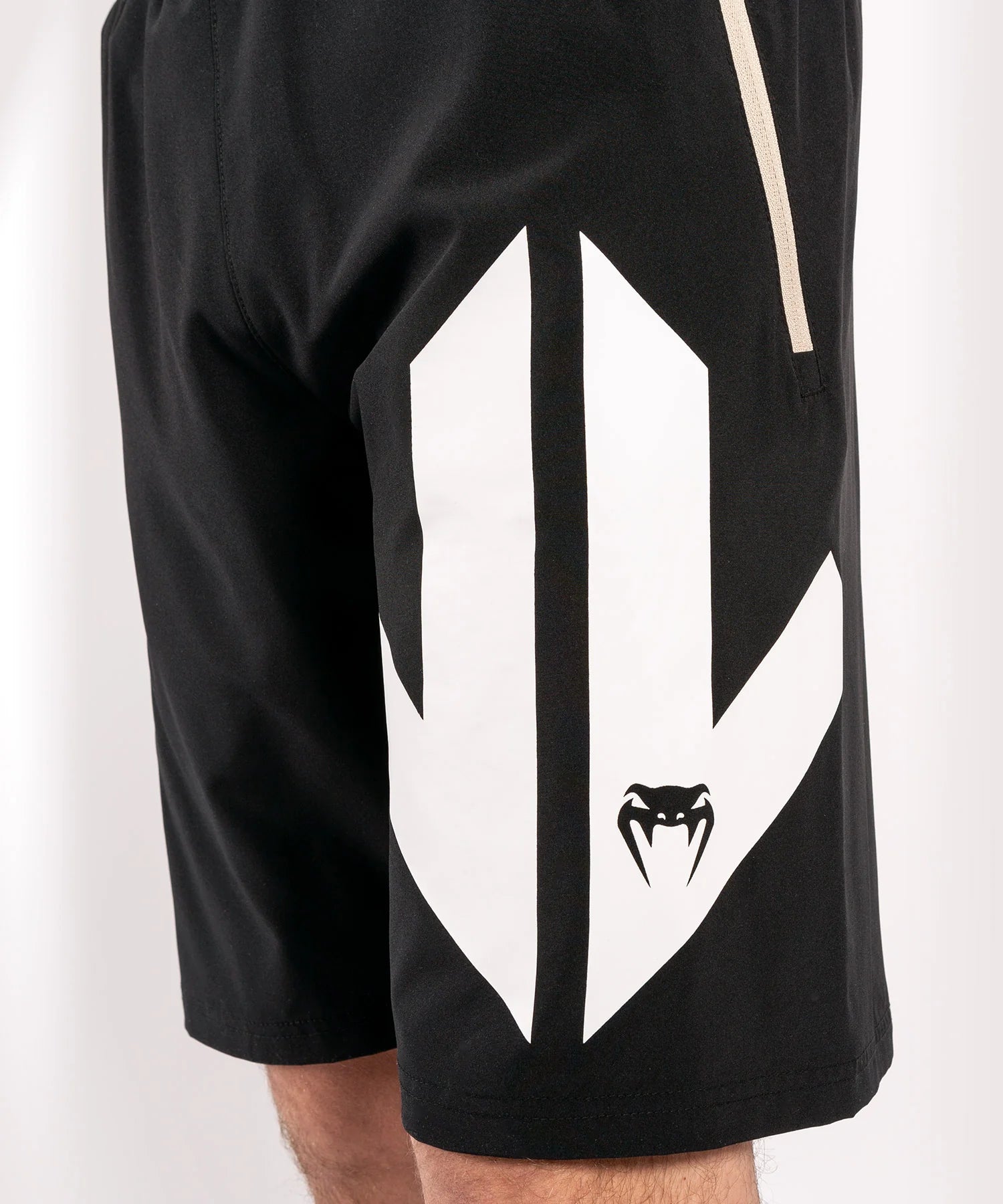 VENUM SHORT ARROW