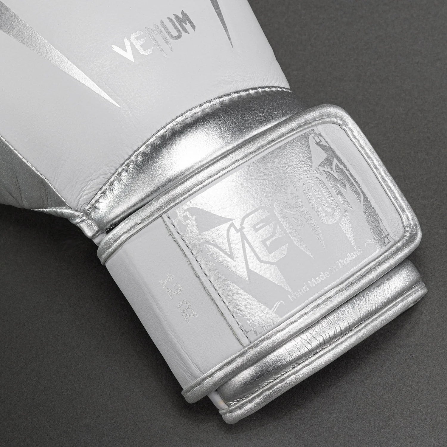 VENUM GIANT guantes para boxeo en cuero