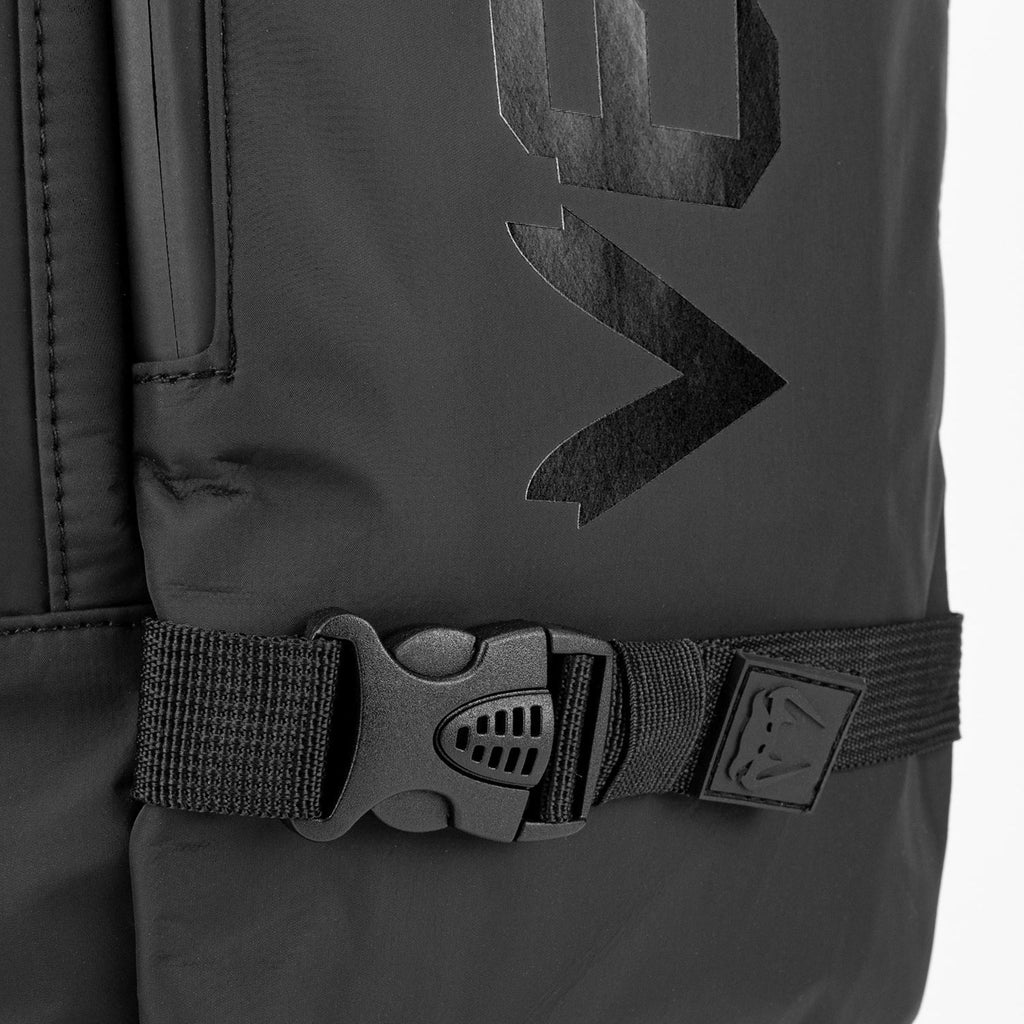MALETIN VENUM CHALLENGER PRO EVO bolsa deportiva