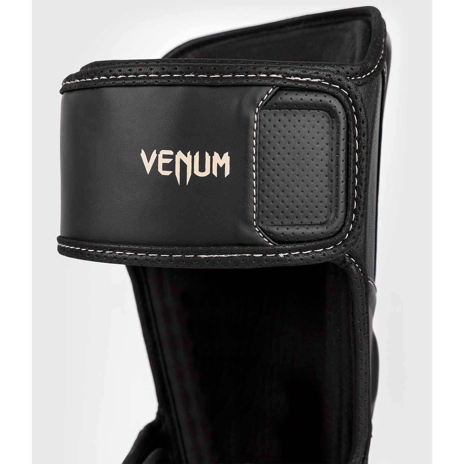 VENUM IMPACT EVO Canilleras para Muay Thai, Kickboxing y MMA